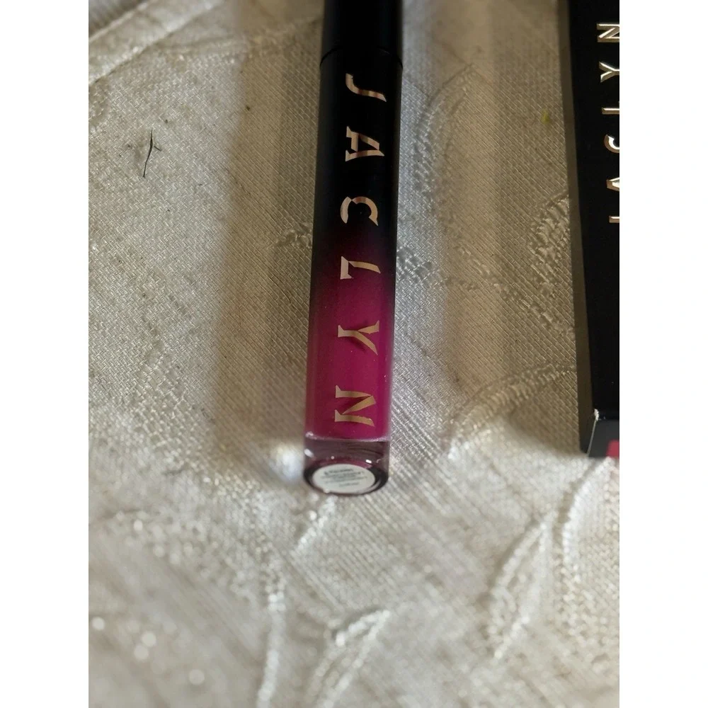 JACLYN Cosmetics Poutspoken Liquid Lipstick, I'm In It Full Size NIB .12 fl Oz‎